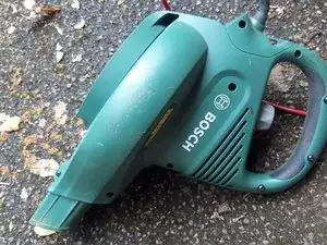 Disassembling Lawn and Garden Bosch UniversalGardenTidy 3000 switch
