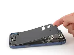 iPhone 17 Pro Battery Installation