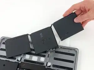 Substituição da bateria do MacBook Pro 13" com Function Keys de 2017