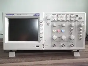 Desmontagem - Osciloscópio Tektronix TBS1062