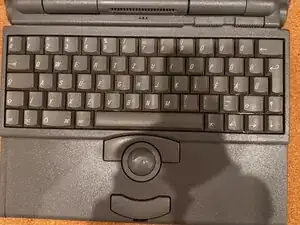 Disassembling Mac Powerbook 140 Keycaps