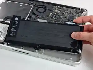 Substituição da bateria do MacBook Pro 13" Monobloco de meados de 2009