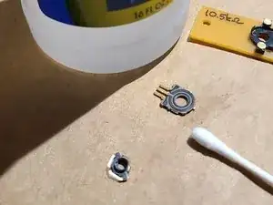 QMUxilxspYJ44gHD