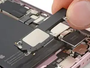 (New) iPhone 15 Loudspeaker Removal