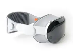 Apple Vision Pro (M2, 2024)