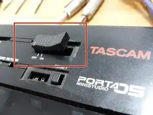Tascam Portastudio 05 Botão Play quebrado