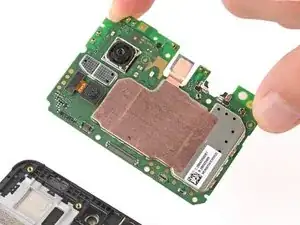 Remoção da placa-mãe e do alto-falante auricular (Plus)