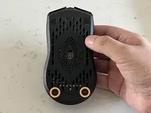 xYbinAkMNAm3LE2O
