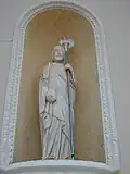 Estátua de São Judas Tadeu na fachada da Igreja de São Simão apóstolo, em São Simão, em São Paulo, no Brasil