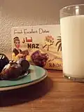 Tâmaras com leite. Para quebrar o jejum ao final do dia durante o ramadã, os muçulmanos costumam comer tâmaras.