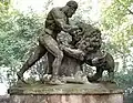 Estátua de Hércules enfrentando o leão de Nemeia em um parque de Berlim, na Alemanha