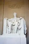 Estátua de Abraham Lincoln em seu memorial