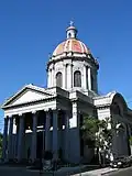 Panteão Nacional dos Heróis, em Assunção, onde se encontram enterradas muitas personalidades da história do país. Começou a ser construído na segunda metade do século XIX para ser um oratório dedicado a Nossa Senhora da Assunção.