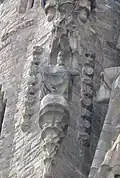 Estátua de São Barnabé na fachada do Templo da Sagrada Família, em Barcelona