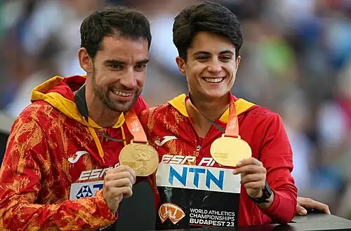 Os espanhóis Álvaro Martín e María Pérez, campeões da marcha de 20 km feminina e masculina. Os dois também venceram as provas da Marcha de 35 km, um feito inédito.