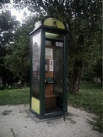 Memorial a István Örkény, em Remeteszőlős.