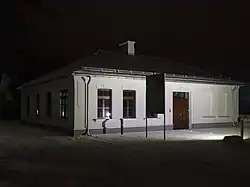 Edifício na Avenida Kościuszki, 10B (do final do século XIX), originalmente uma escola da igreja[105]