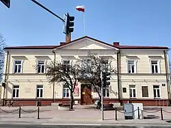 Edifício sede da Prefeitura (construído em meados do século XIX segundo o projeto de Mateusz Ornano-Chiaratelli[24])
