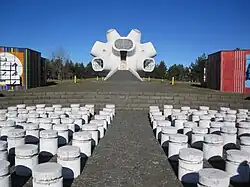 Makedonium (1974) desenhado por Jordan e Iskra Grabuloska em Kruševo