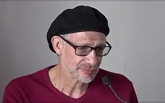 Santiago Castro-Gómez em apresentação de seu livro Revoluciones Sin Sujeto na livaria Traficantes de sueños em Madrid, Espanha.