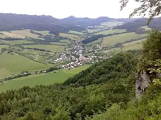 Vista de Súľov-Hradná.