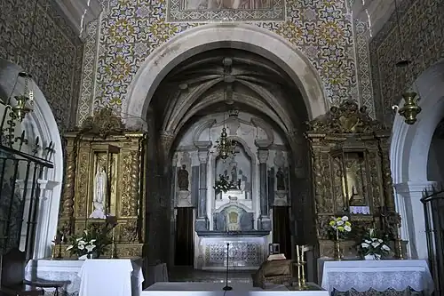 Capela-mor e retábulos laterais