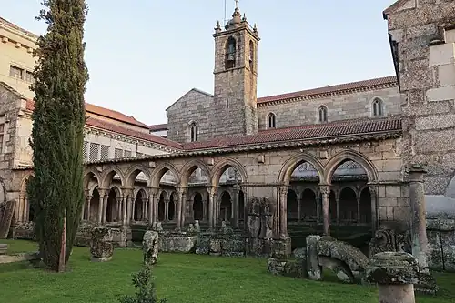 Claustro do antigo Convento de S. Domingos, Museu Arqueológico Martins Sarmento