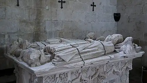 Túmulo de D. Fernando de Meneses e D. Brites de Andrade