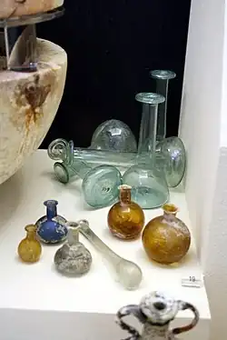 Unguentários do século I-II, Museu de Cerâmico, Atenas