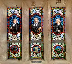 Vitral de Charles Wesley, John Wesley, e Francis Asbury no Lago Junaluska, Carolina do Norte