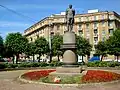 Monumento em São Petersburgo na praça. Stachek