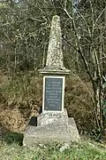 Memorial de 1940 na estrada para Vernantes