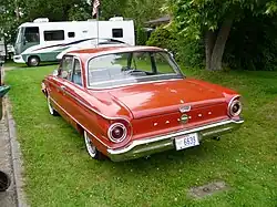 Ford Falcon sedã 2 portas 1961