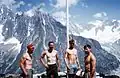 Em 1963 no refúgio de l'Envers des Aiguilles: John Harlin II, Tom Frost, Gary Hemming, e Stewart Fulton