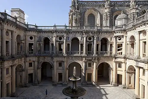 Claustro de D. João III