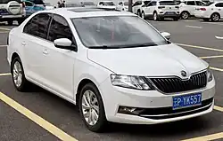 Škoda Rapid sedã 2018 (pequena reestilização com nível de acabamento superior)