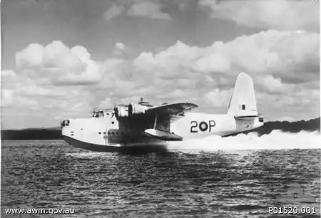 Short Sunderland Mark V de RAF em missão antissubmarina no Golfo de Biscaia provavelmente em 1944.