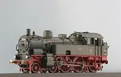 Modelo da locomotiva DR-Baureihe 76 (classe T10) fabricado pela Fleischmann na escala HO (F891903).
