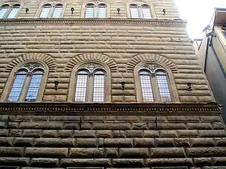 Vista parcial da fachada