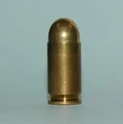 Um cartucho 9×18mm Makarov.