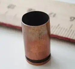 Um estojo de 9×18mm Makarov.