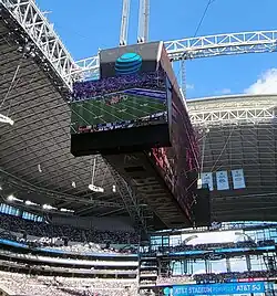 O famoso telão do estádio.