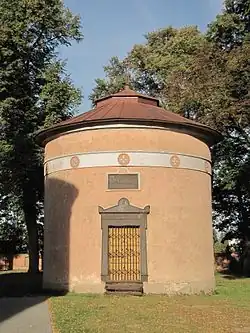 Capela do túmulo da família Weyssenhoff