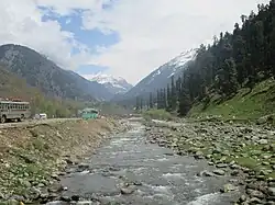 Uma vista do vale de Pahalgam
