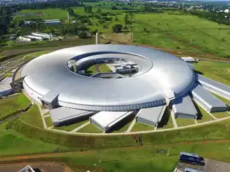 (Acelerador de partículas Sirius, localizado no Laboratório Nacional de Luz Síncrotron. Foto: Divulgação/CNPEM)