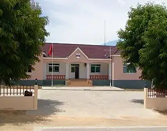 O edifício da Administração Municipal de Ombadija, em Xangongo, em 2015.