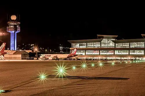 Aeroporto de Guarulhos à noite