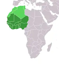 As costas ocidentais da África (em verde), até sul da Europa, são habitat do gênero Cymbium.[3]
