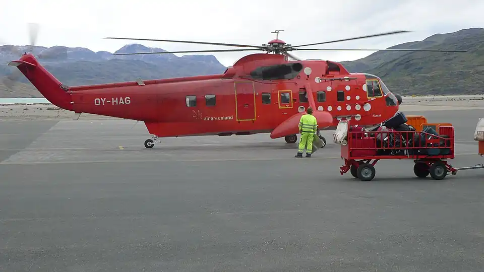 Helicóptero da companhia Air Greenland