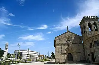 Antiga e nova igrejas de Antas